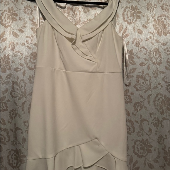 Elegant Cream Dress - Picture 1 of 2